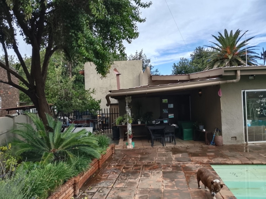 5 Bedroom Property for Sale in Lourenspark North West